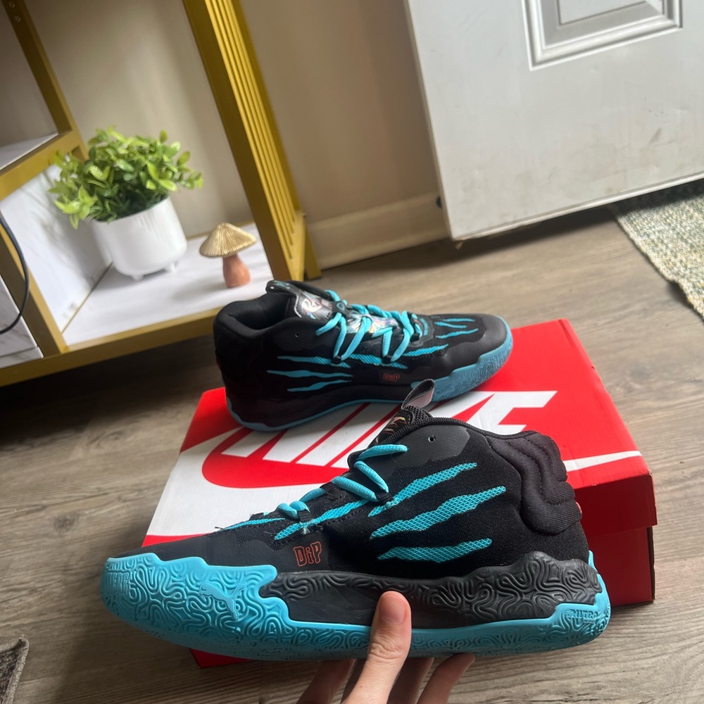 Puma MB.03 ‘Blue Hive’ - Picture 4 of 7